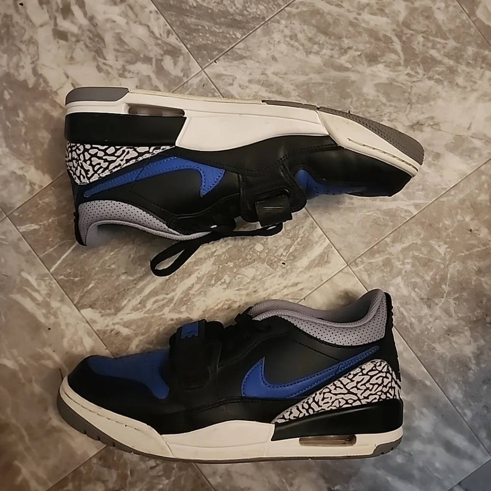 Jordan Legacy 312 Low Royal  Men's Size 9.5 CD7069 41
